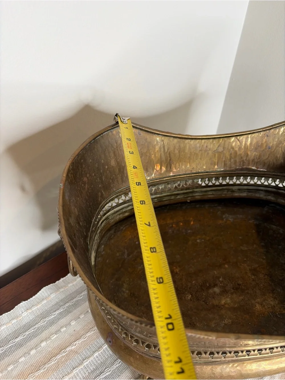 Hammered Embossed Brass Clawfoot Planter Jardinière Ornate Centerpiece 1800s